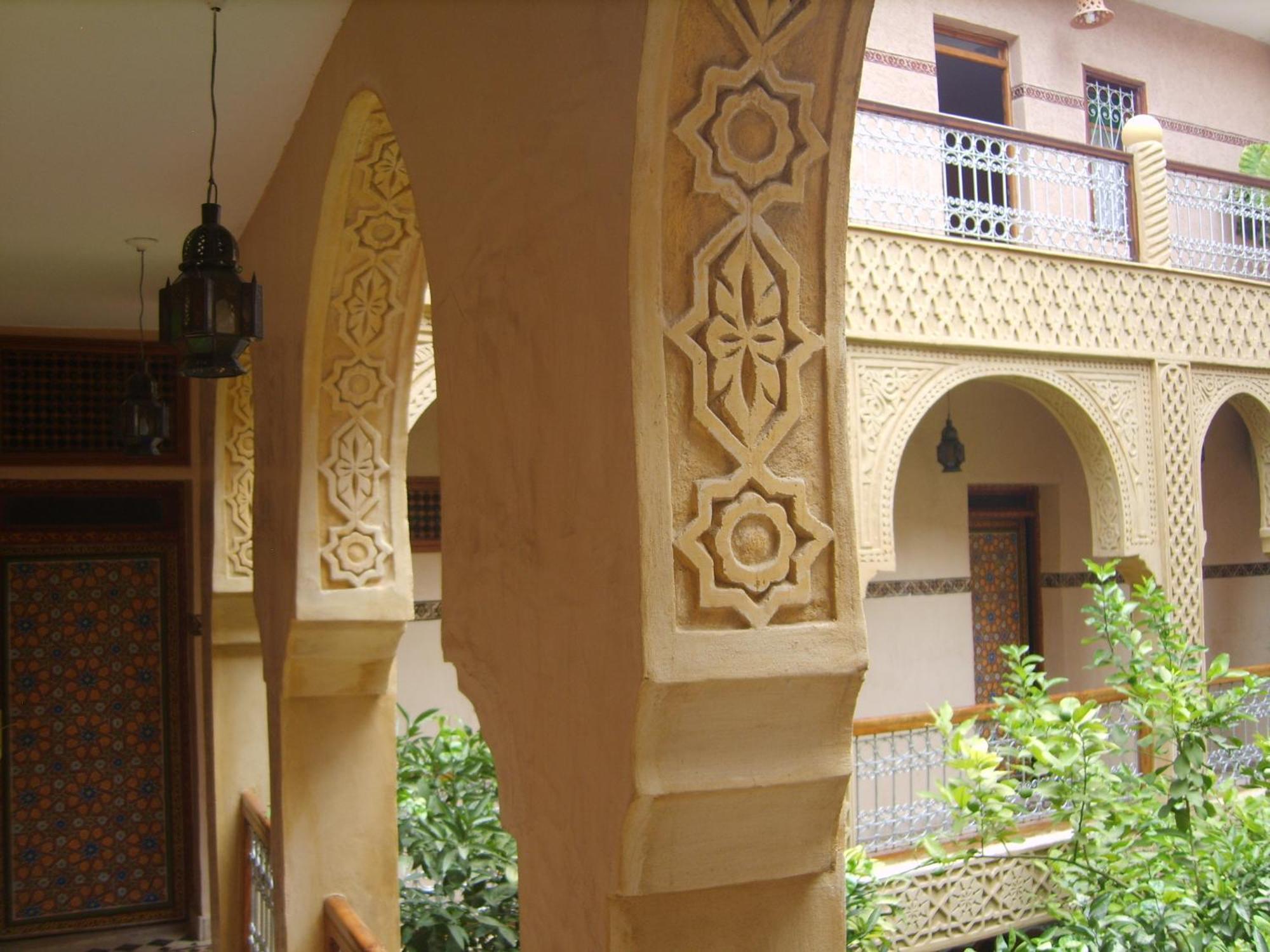 Riad Les Chrifis Navette Aeroport 24 Sur 24 Фес Экстерьер фото